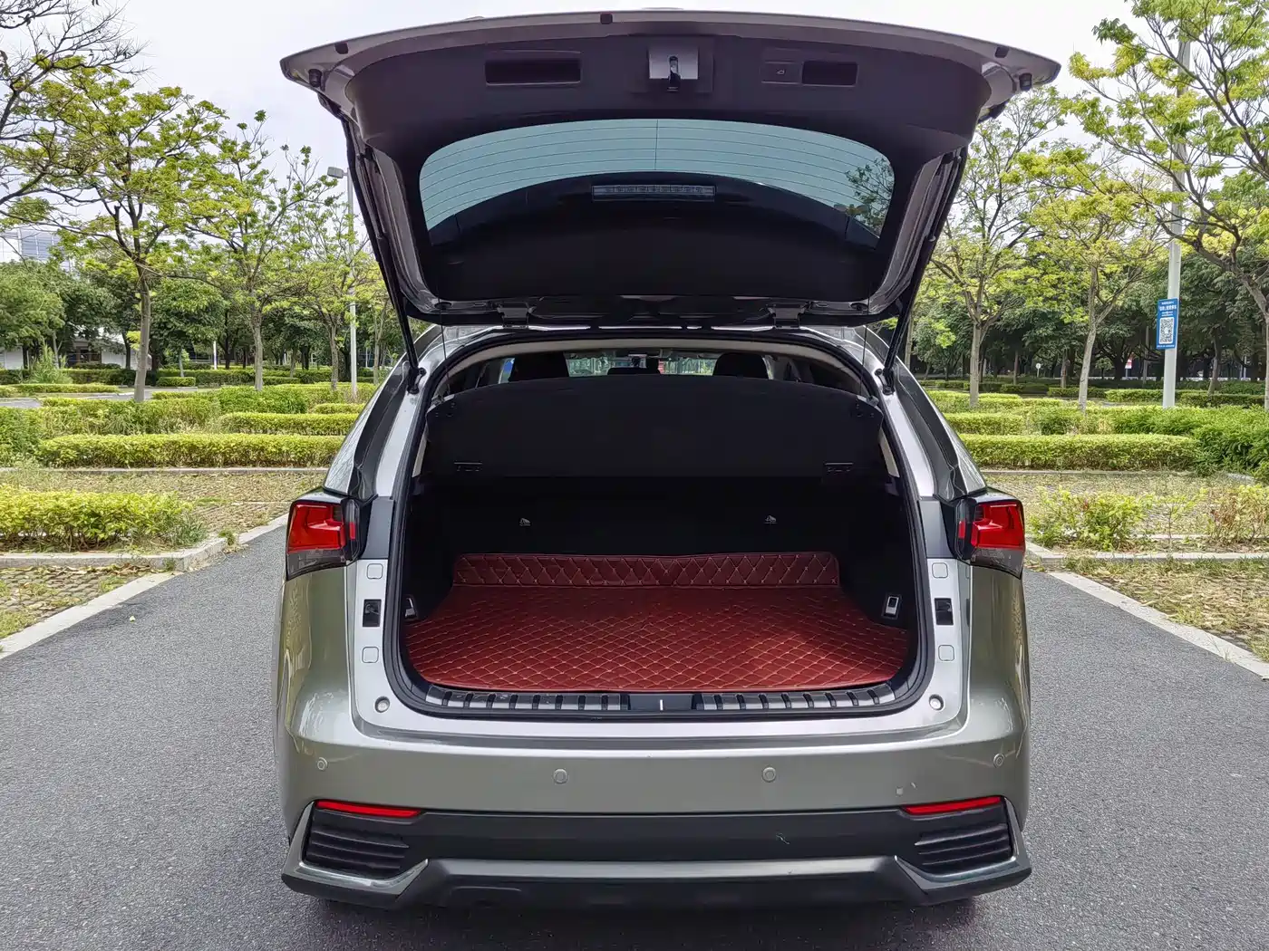 Photo 10 - Lexus NX
