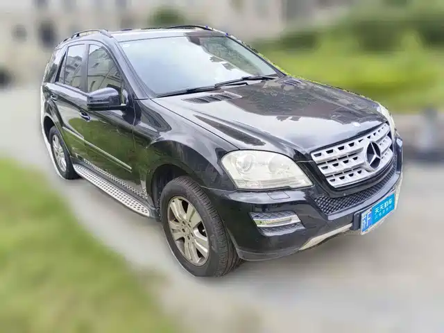 Mercedes-Benz M-Class 2010 ML 300 4MATIC — фото 3