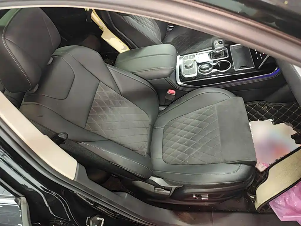 Hongqi HS7 2023 2022 2.0T DCT 2WD ZhiLian QiXiang Edition 5-seater