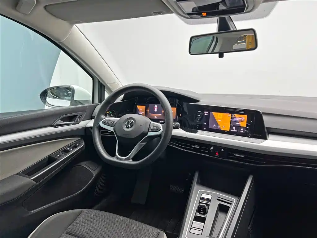 Volkswagen Golf 2023 Model 200TSI DSG фото 23