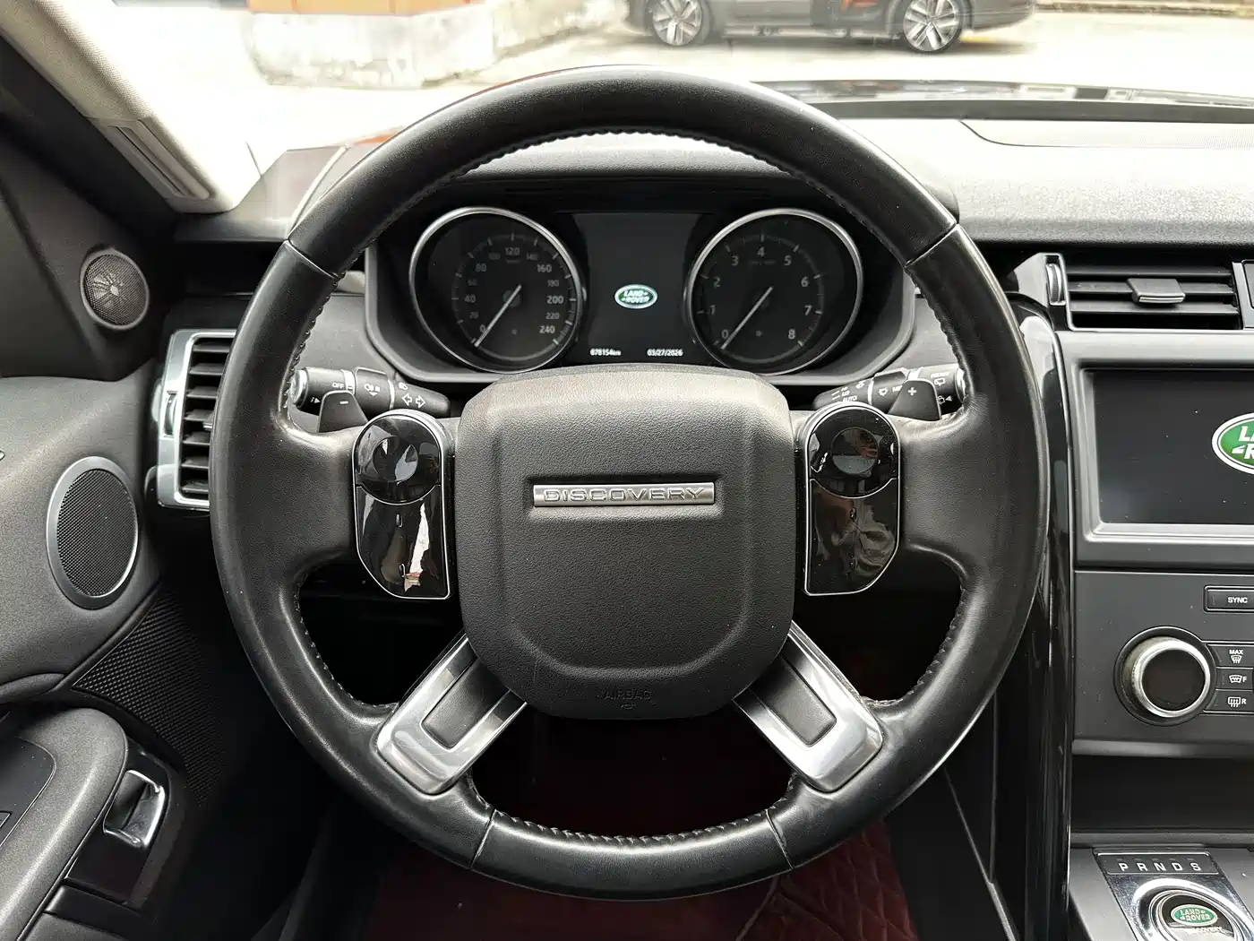 Land Rover Discovery 2018 3.0 SC V6 SE фото 15