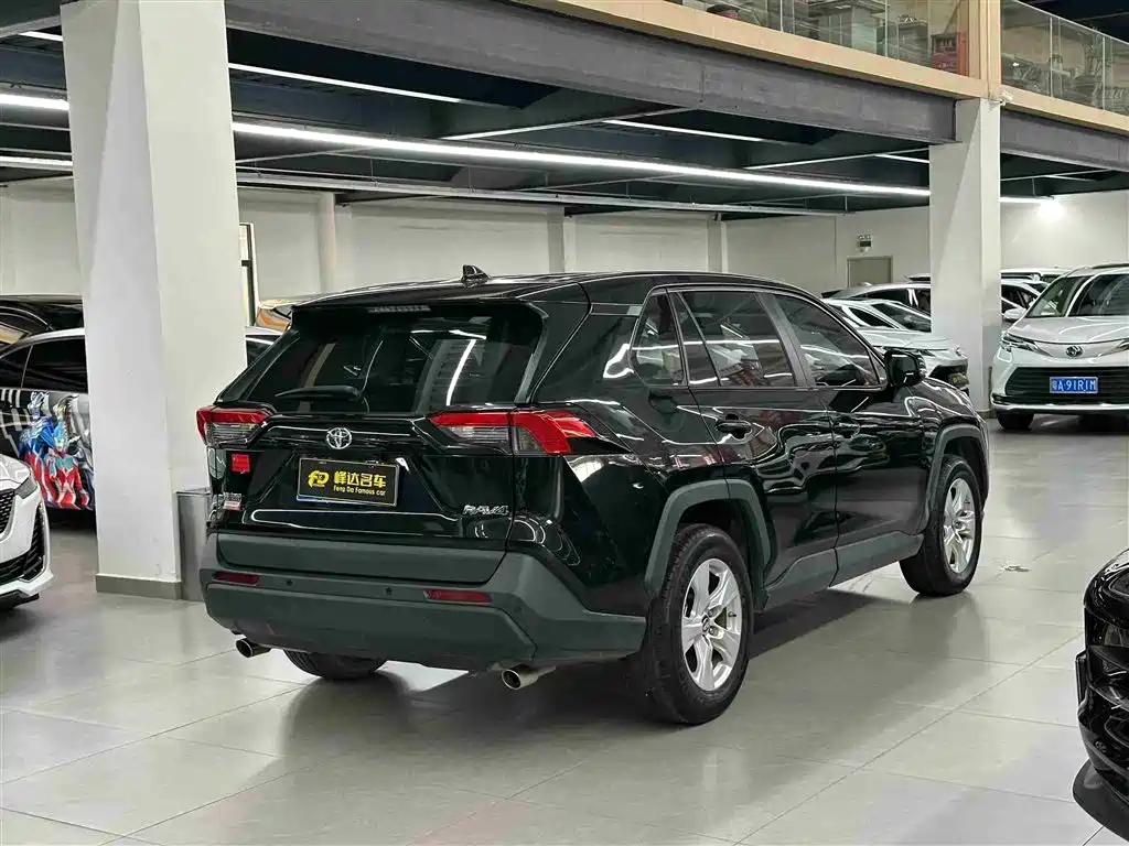 Toyota RAV4 Rongfang 2022 2.0L CVT 2WD Urban Edition фото 9