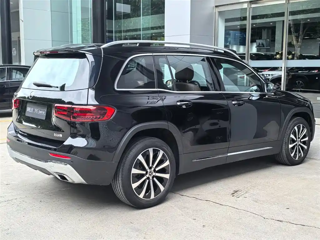 MERCEDES-BENZ GLB