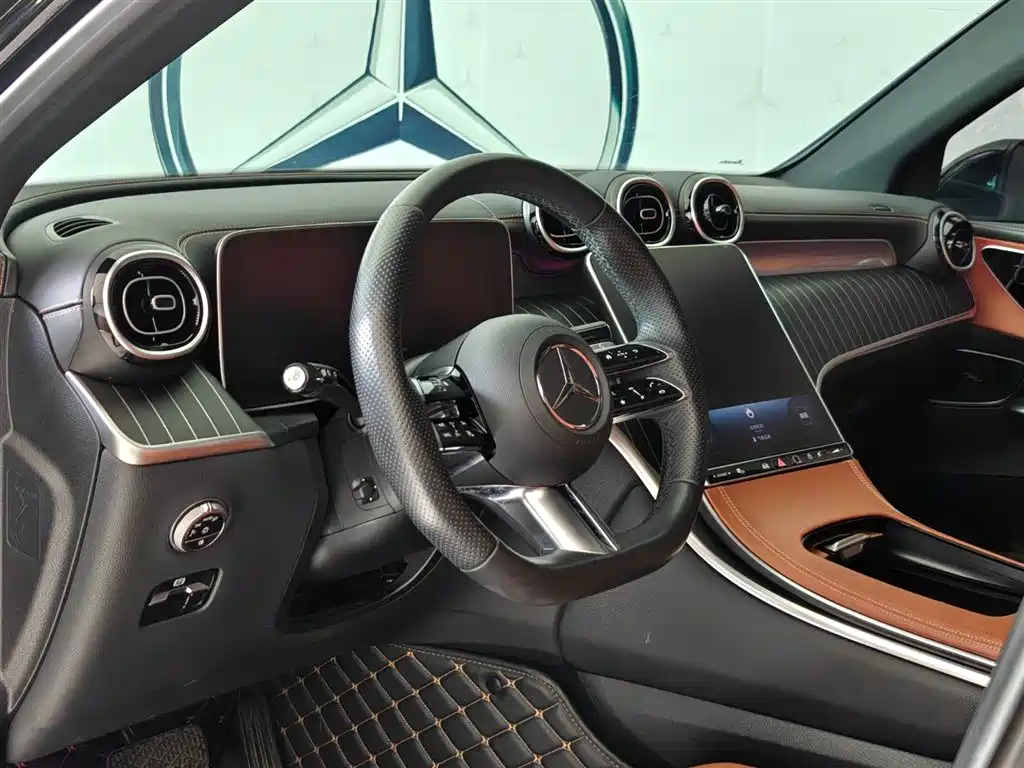 Фото 7 - Mercedes-Benz GLC