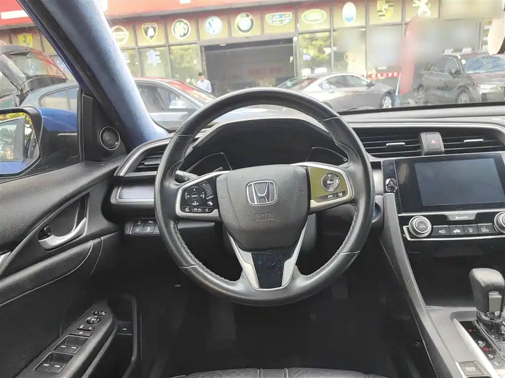 Фото 3 - Honda Civic