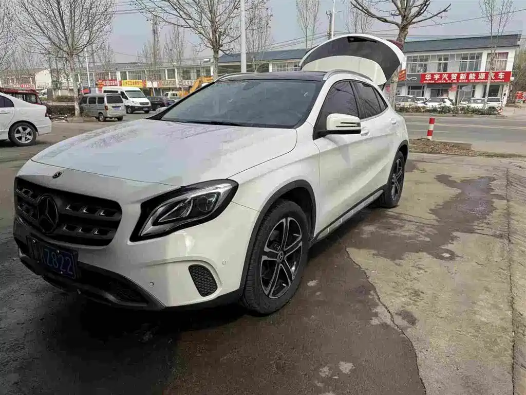 Mercedes-Benz GLA 2017 GLA 200 Fashion