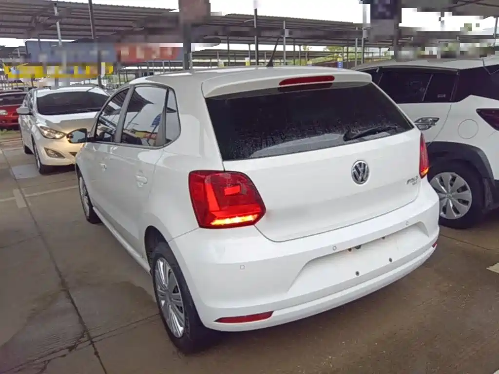 Volkswagen Polo 2016 1.6L Automatic Comfort фото 5