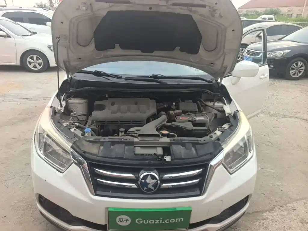 Venucia R50 2016 2016 Model 1.6L Automatic Elite Edition