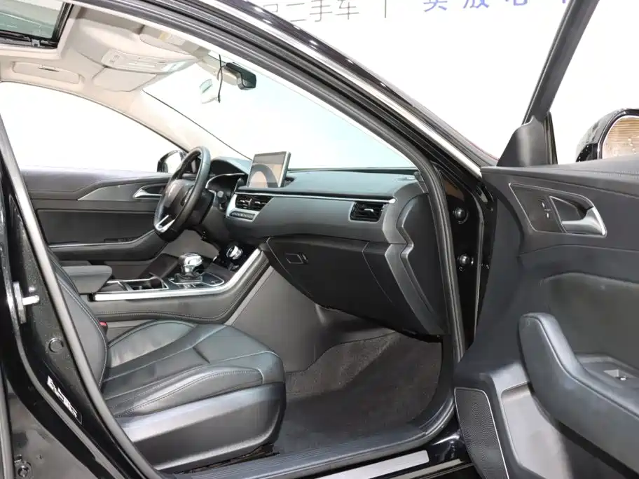 Hongqi H5, миниатюра 8