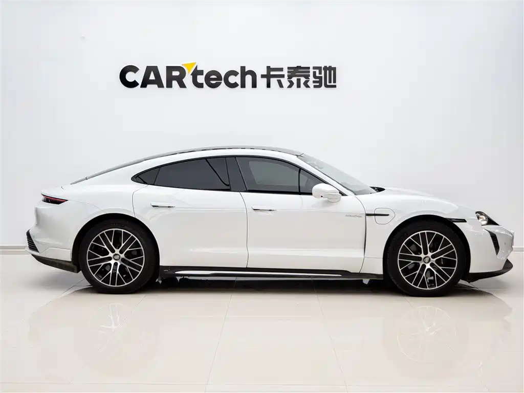 Porsche Taycan 2022 Facelift Taycan фото 3