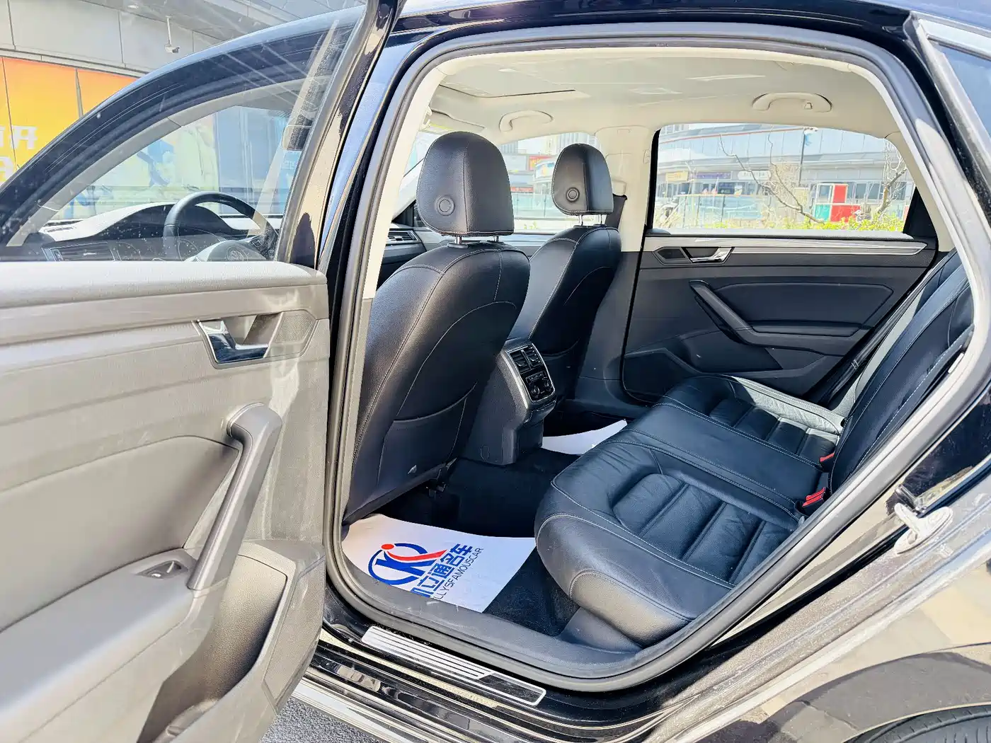 Volkswagen Passat 2017 330TSI DSG Prestige фото 8