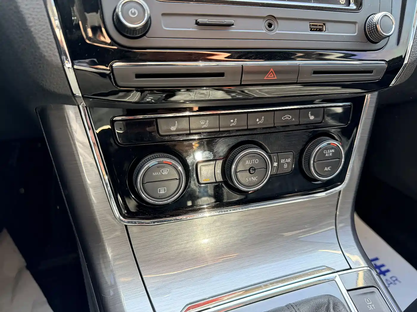 Volkswagen Passat 2017 330TSI DSG Prestige фото 12