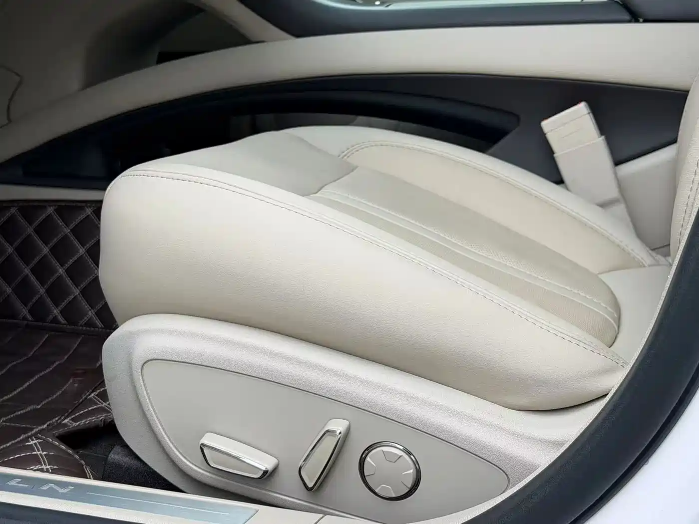 Lincoln MKZ 2020 2019 2.0T Zunya Edition China VI