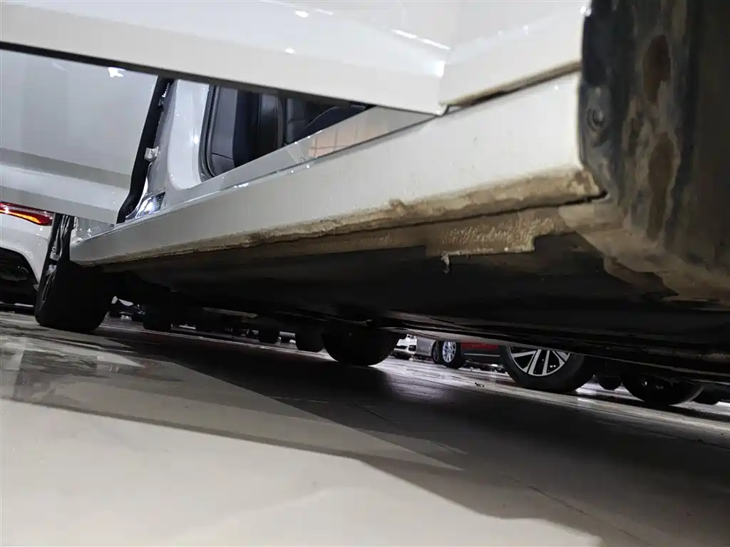 Volkswagen Lavida 2024 Model 300TSI DSG Starlight Leading Edition фото 21