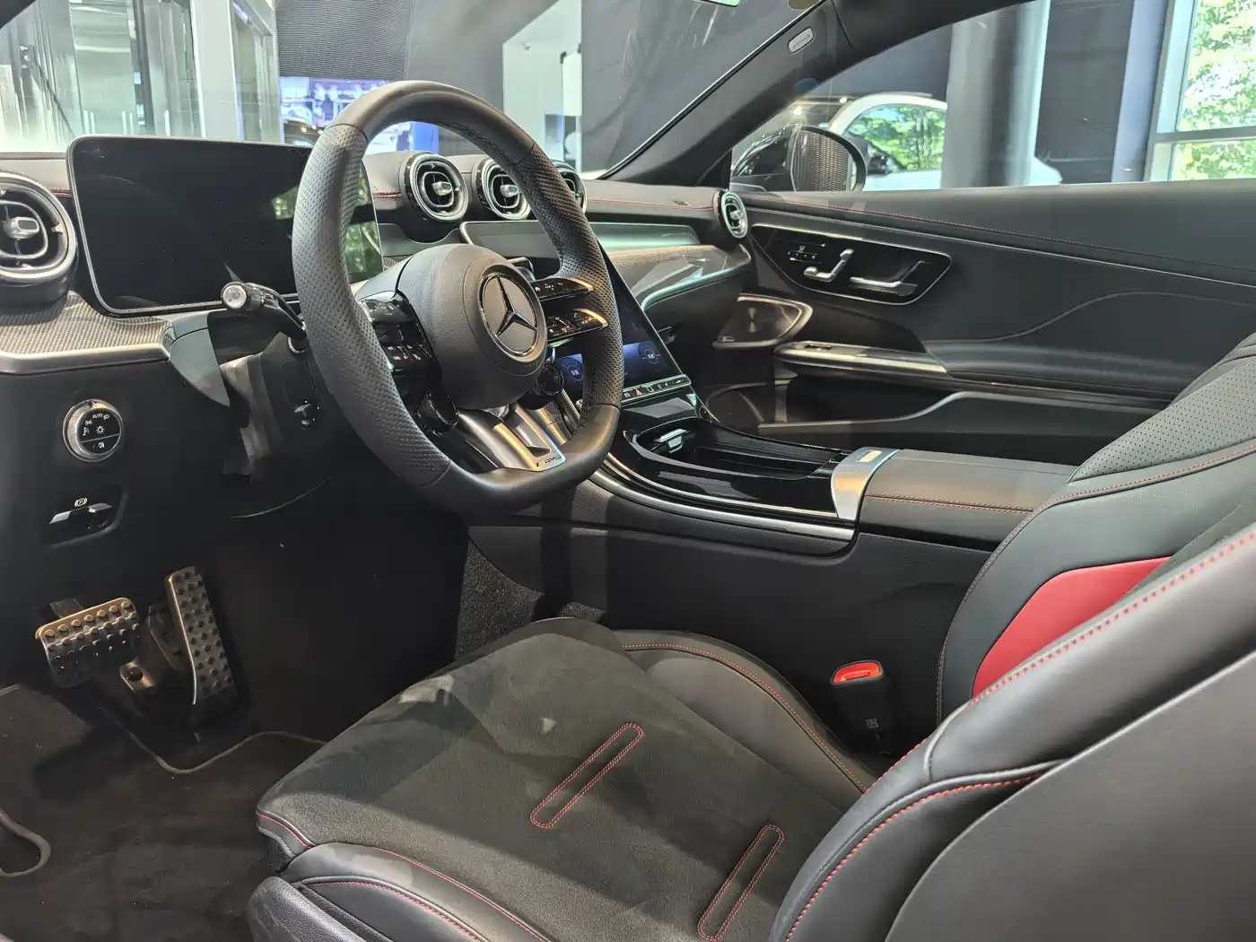 Mercedes-Benz Mercedes-AMG CLE 2025 Model Year Facelift AMG CLE 53 4MATIC+ Coupe фото 13