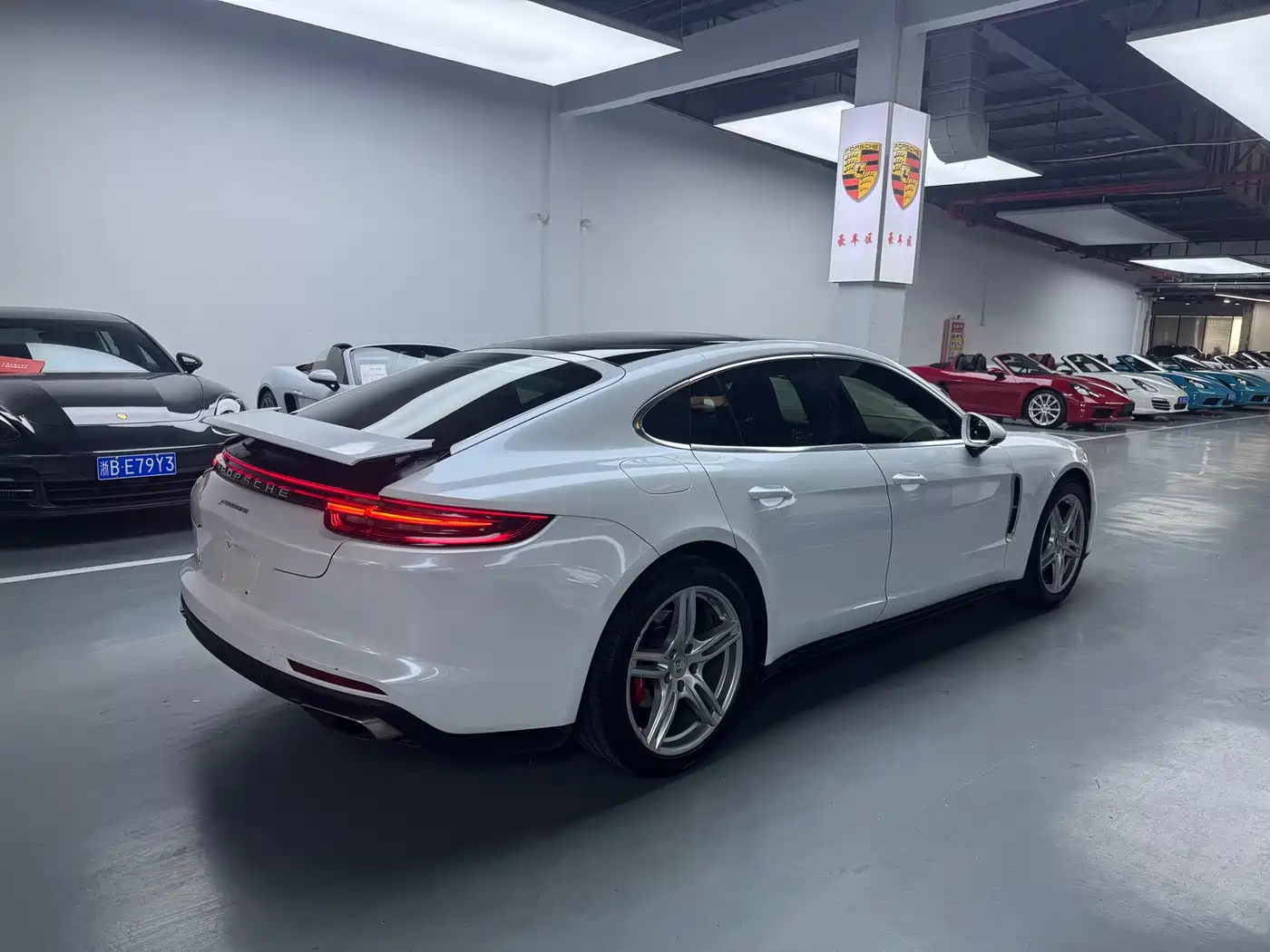 Porsche Panamera 2017 Panamera 3.0T фото 14
