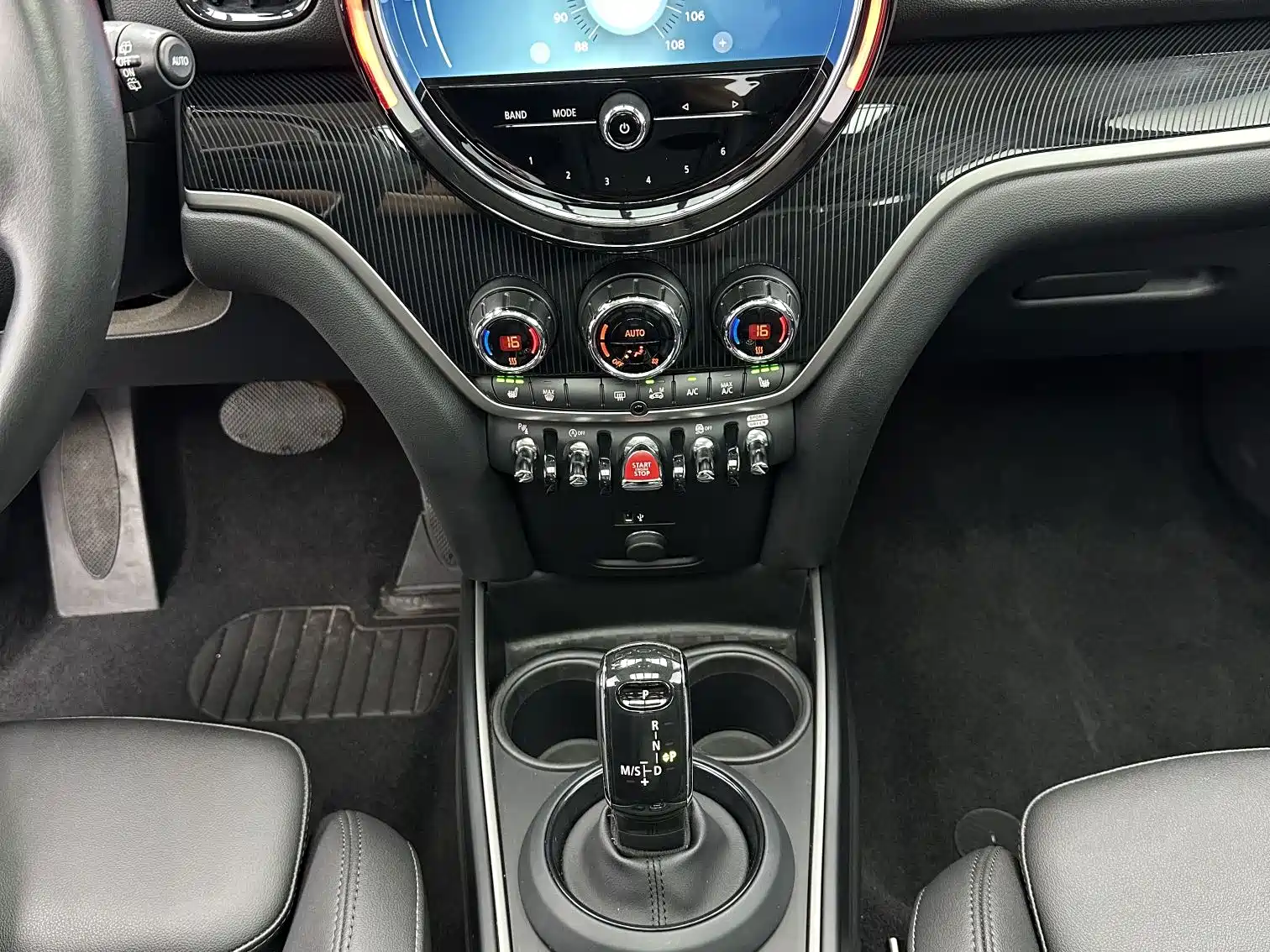 صورة 15 - MINI COUNTRYMAN
