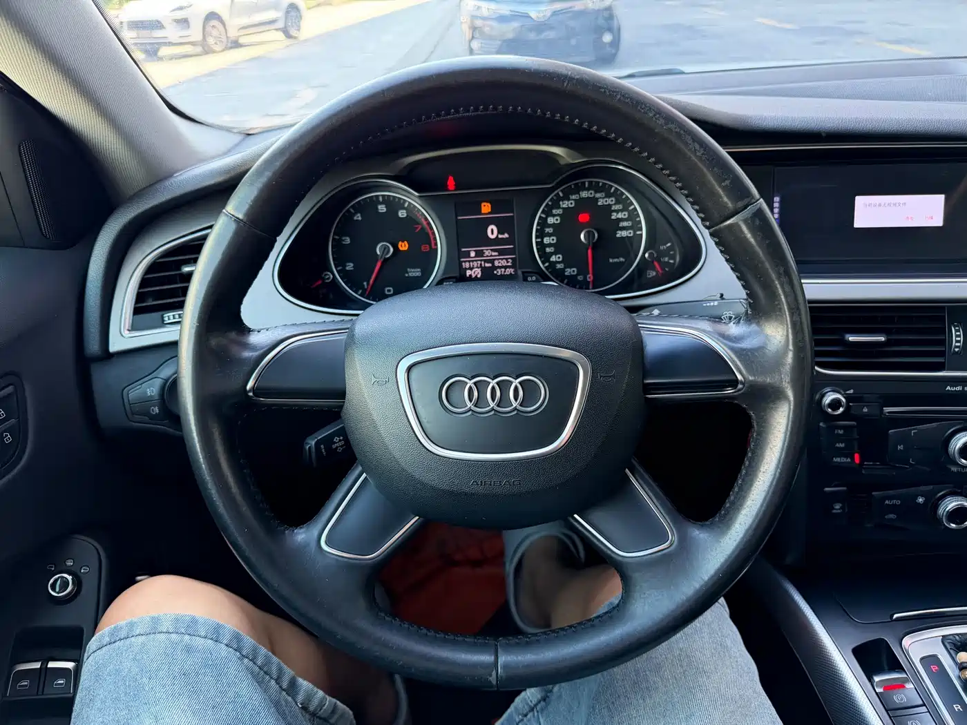Фото 15 - Audi A4L