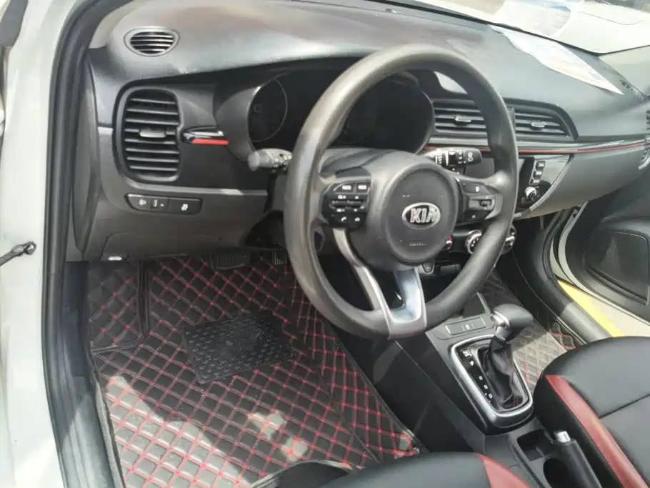 Kia KX CROSS 2019 2017 1.4L AT GLS