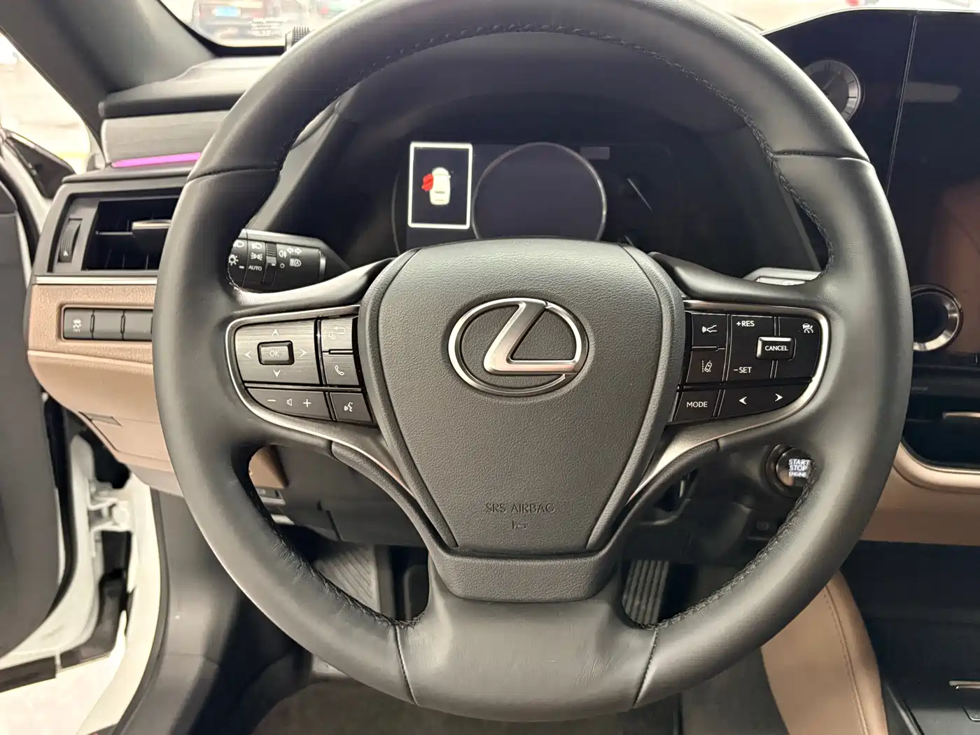 Lexus ES 2025 200 Ultimate Edition фото 11