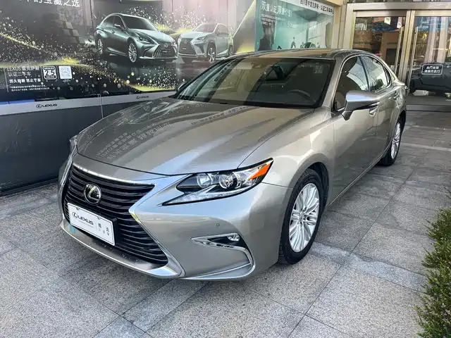 Lexus ES 2015 200 Comfort Edition — фото 1