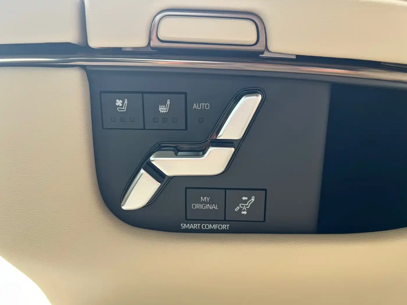 Toyota Alphard 2024 Hybrid 2.5L Ultimate Enjoyment Edition фото 5