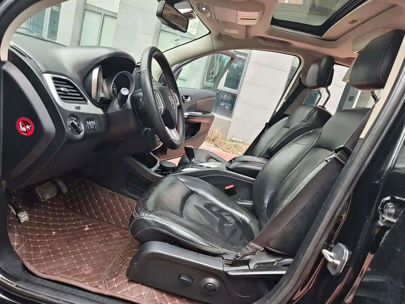 Dodge Journey 2013 2013 Model 2.4L 2WD Premium Edition