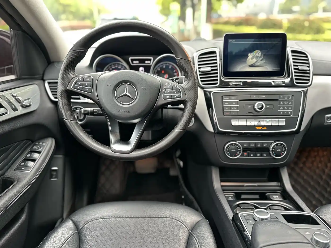 Mercedes-Benz GLE Coupe 2018 GLE 320 4MATIC Coupe SUV фото 13