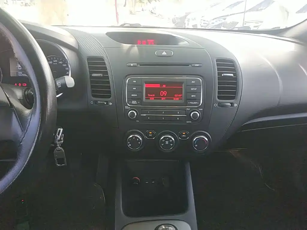 Kia K3S 2014 2014 1.6L Manual GL