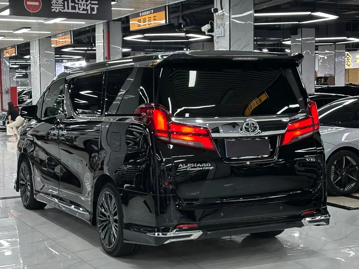 Toyota Alphard 2018 Facelift 3.5L Premium Edition фото 4