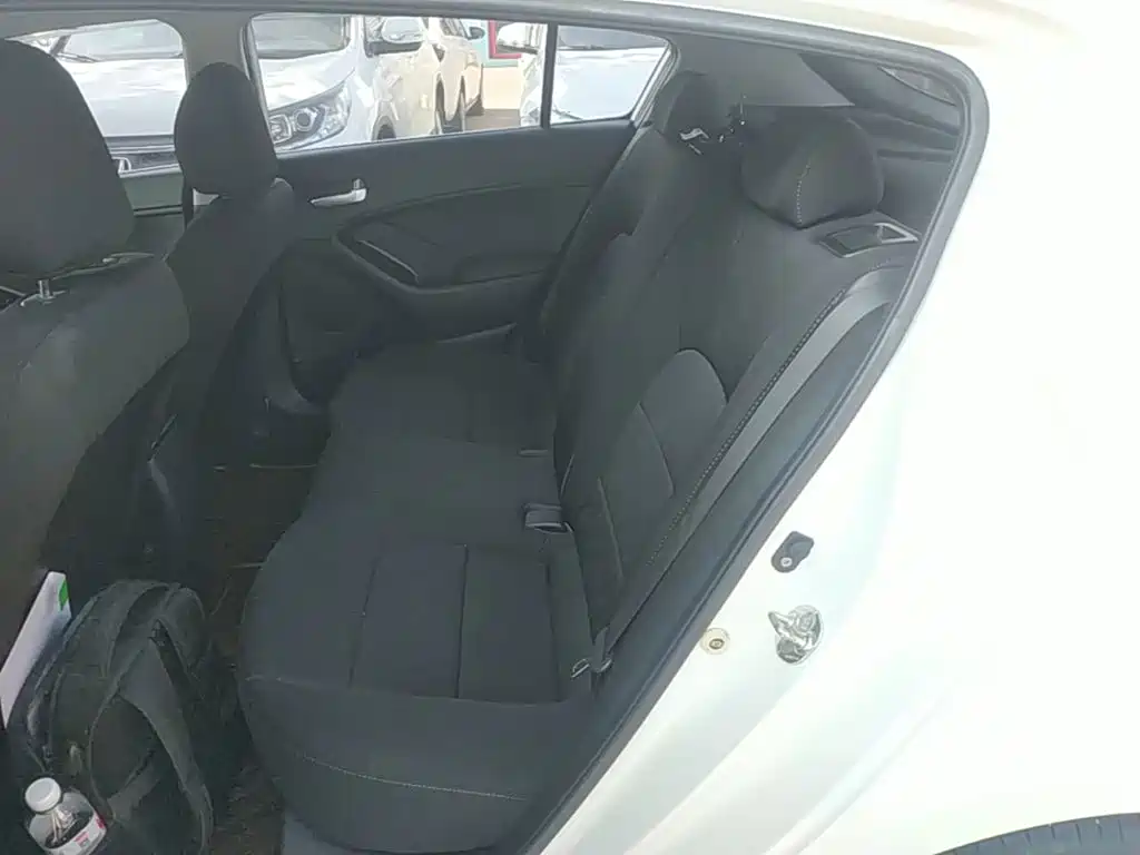 Kia K3S 2014 2014 1.6L Manual GL