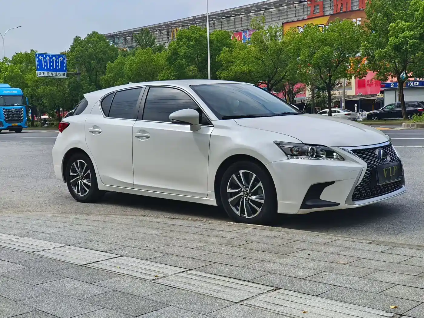 Lexus CT 2018 2017 CT200h Elite Edition Monochrome China V