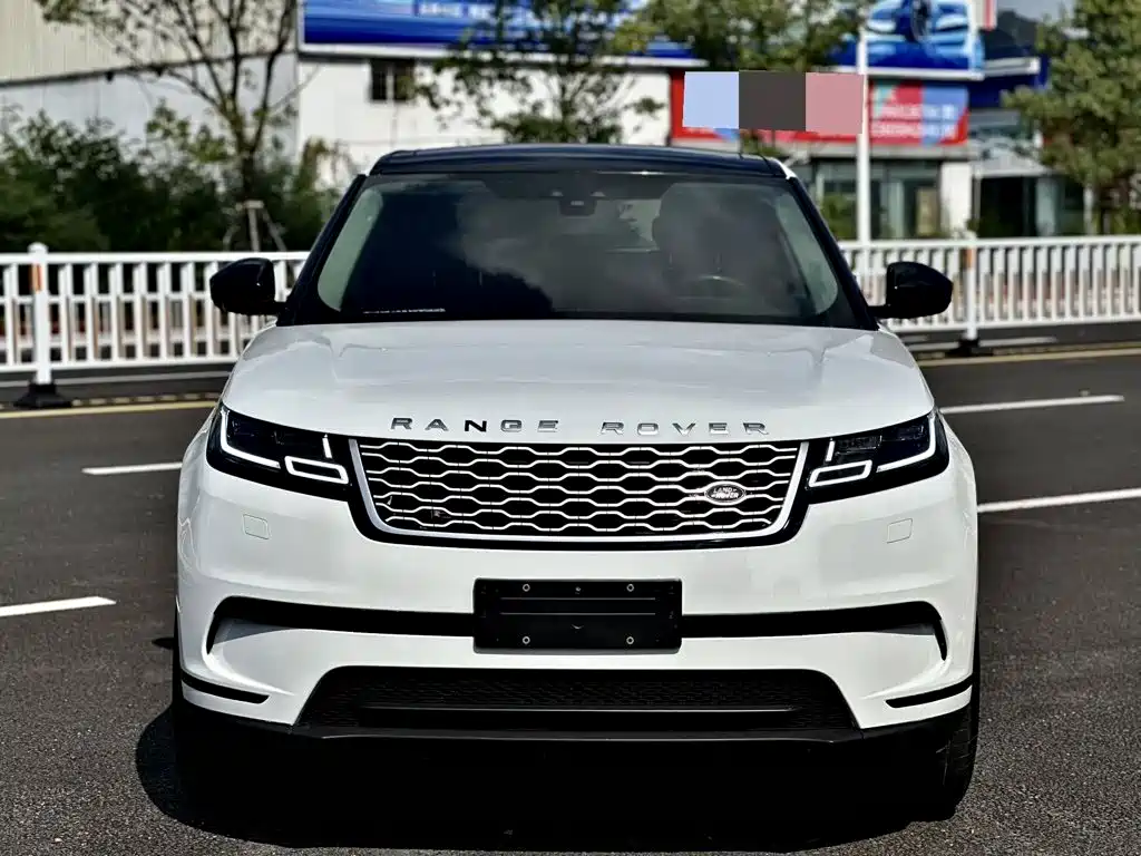 Photo 2 - Land Rover Range Rover Velar