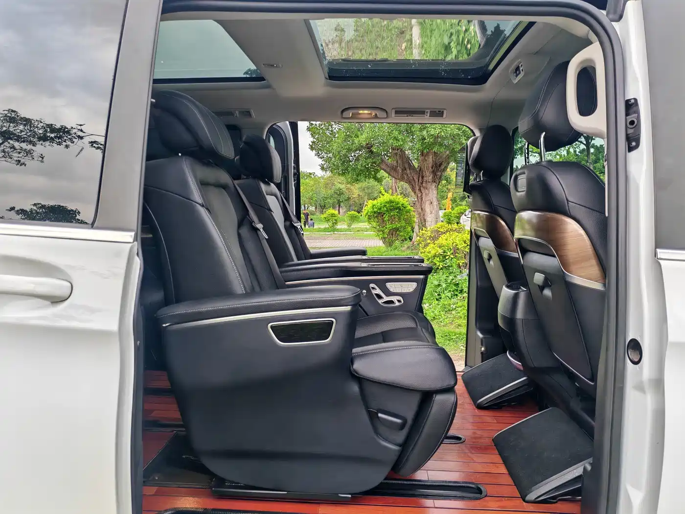 Mercedes-Benz V-Class 2022 V 260 Prestige Edition фото 9