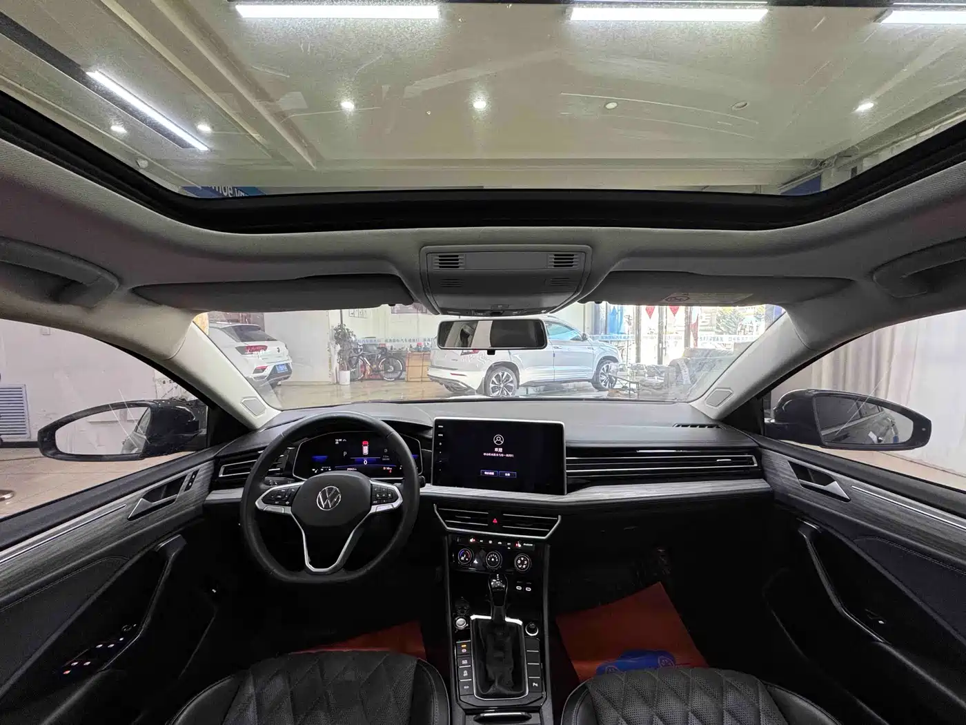 Volkswagen Sagitar 2023 Model Year 280TSI DSG Surpass Edition фото 17