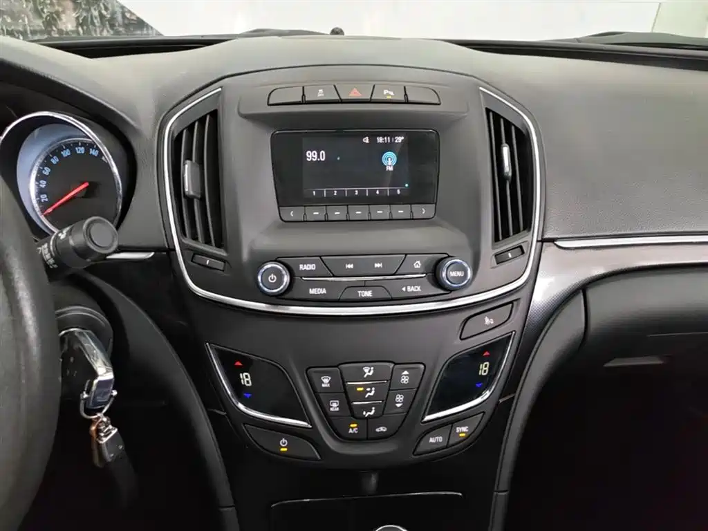 Buick Regal 2015 1.6T Leading Tech Edition фото 13