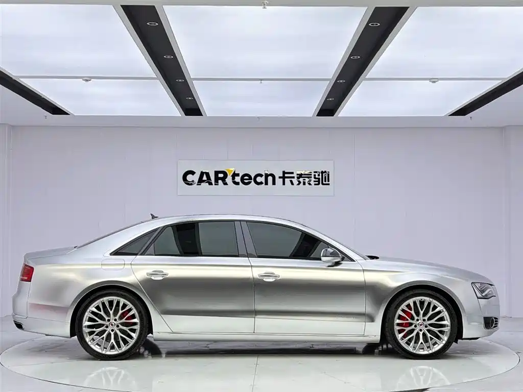 Audi A8 2011 A8L W12 6.3 FSI quattro фото 6