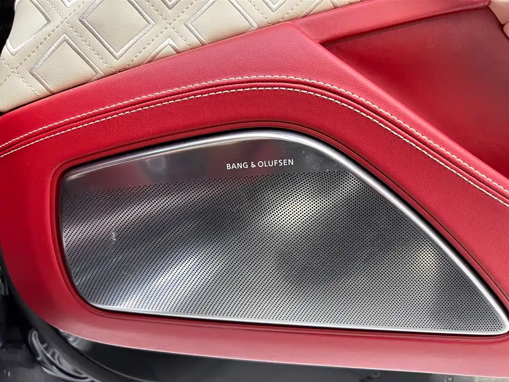 Audi A8 2011 A8L W12 6.3 FSI quattro фото 20