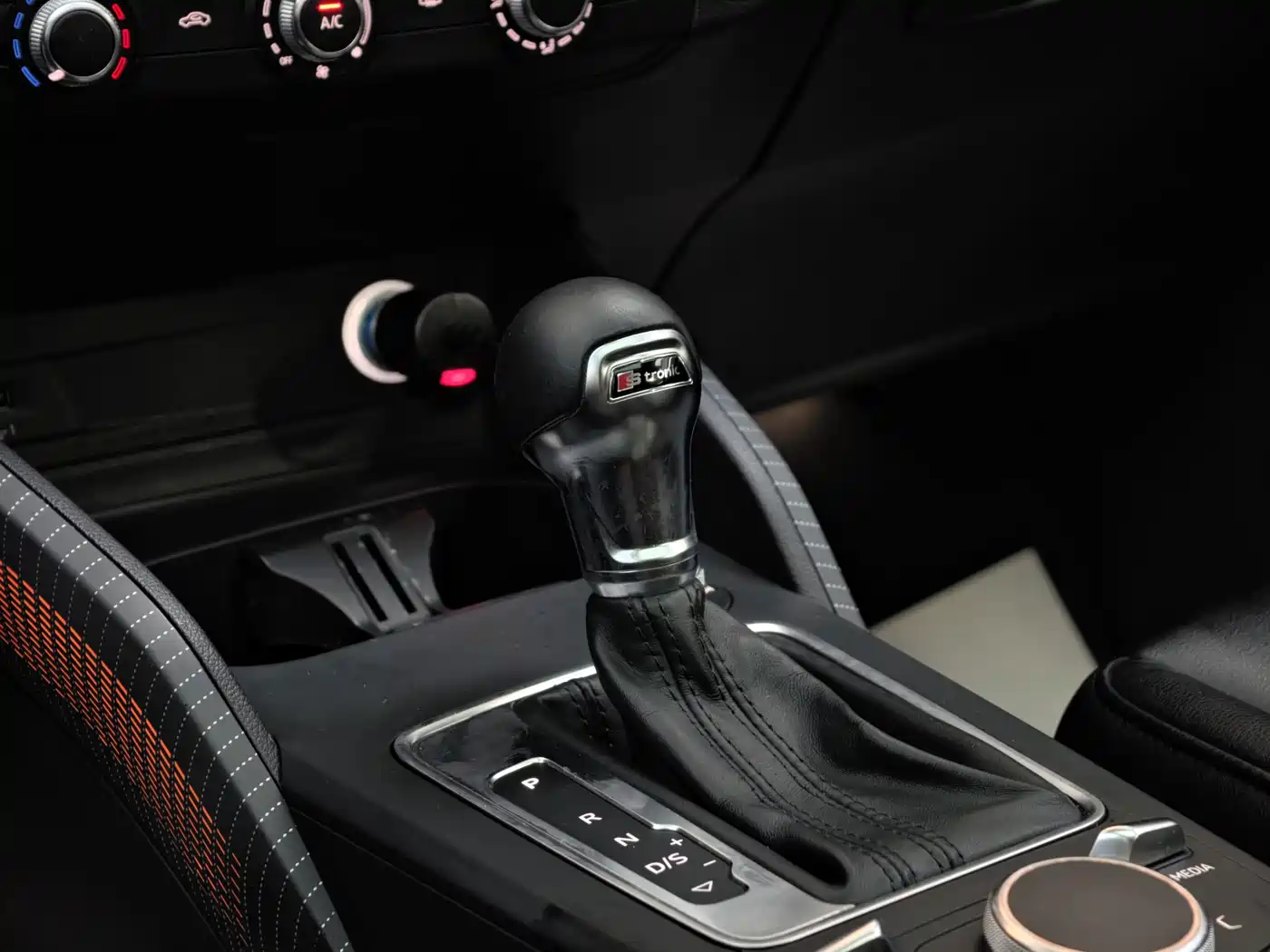 Audi Q2L 2019 2018 35 TFSI Launch Exclusive Edition China VI