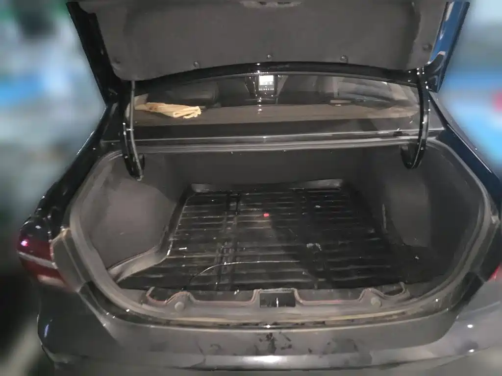 Photo 16 - Roewe i6