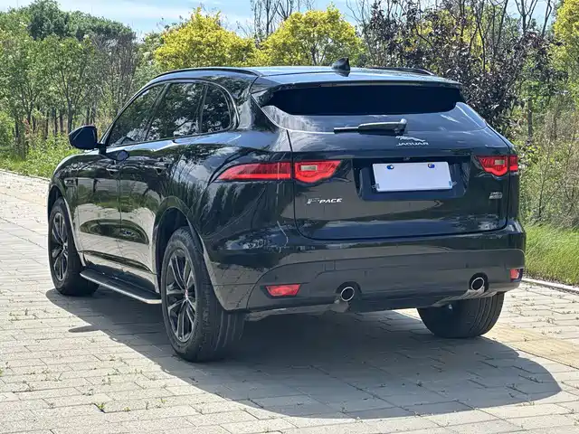 Jaguar F-PACE 2019 2.0T 4WD Urban Premium Edition — фото 4