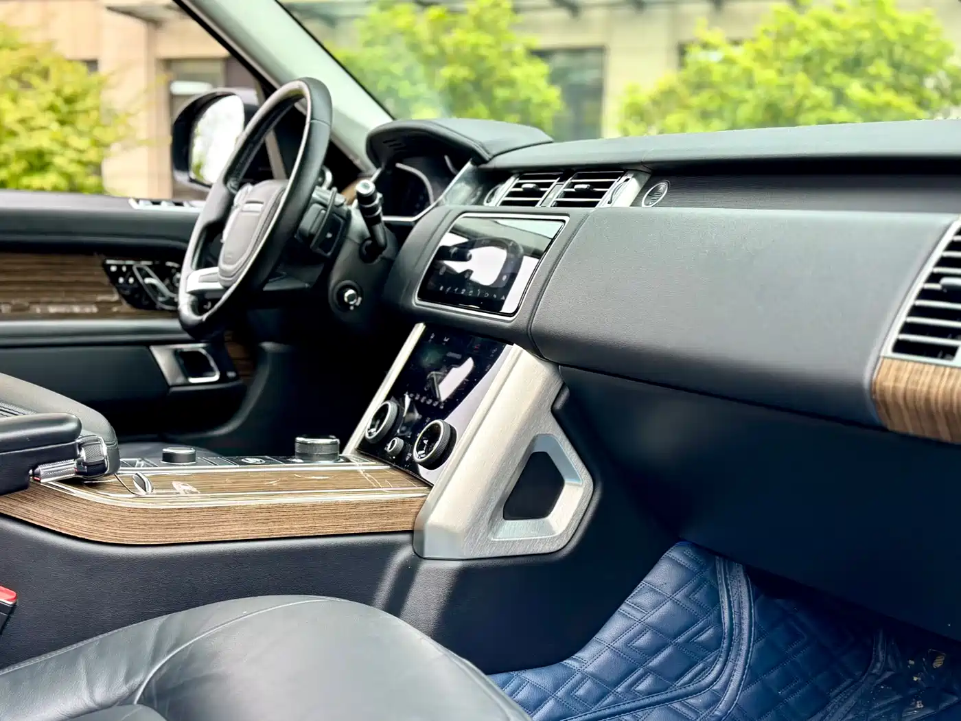 Land Rover Range Rover 2019 3.0 SC V6 Golden Age Edition фото 14