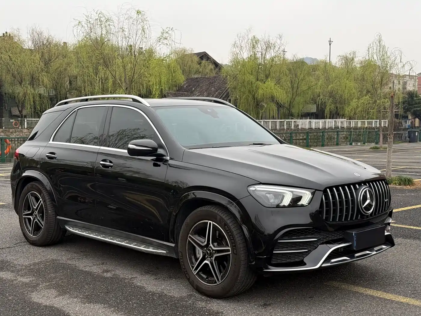 MERCEDES-BENZ GLE AMG