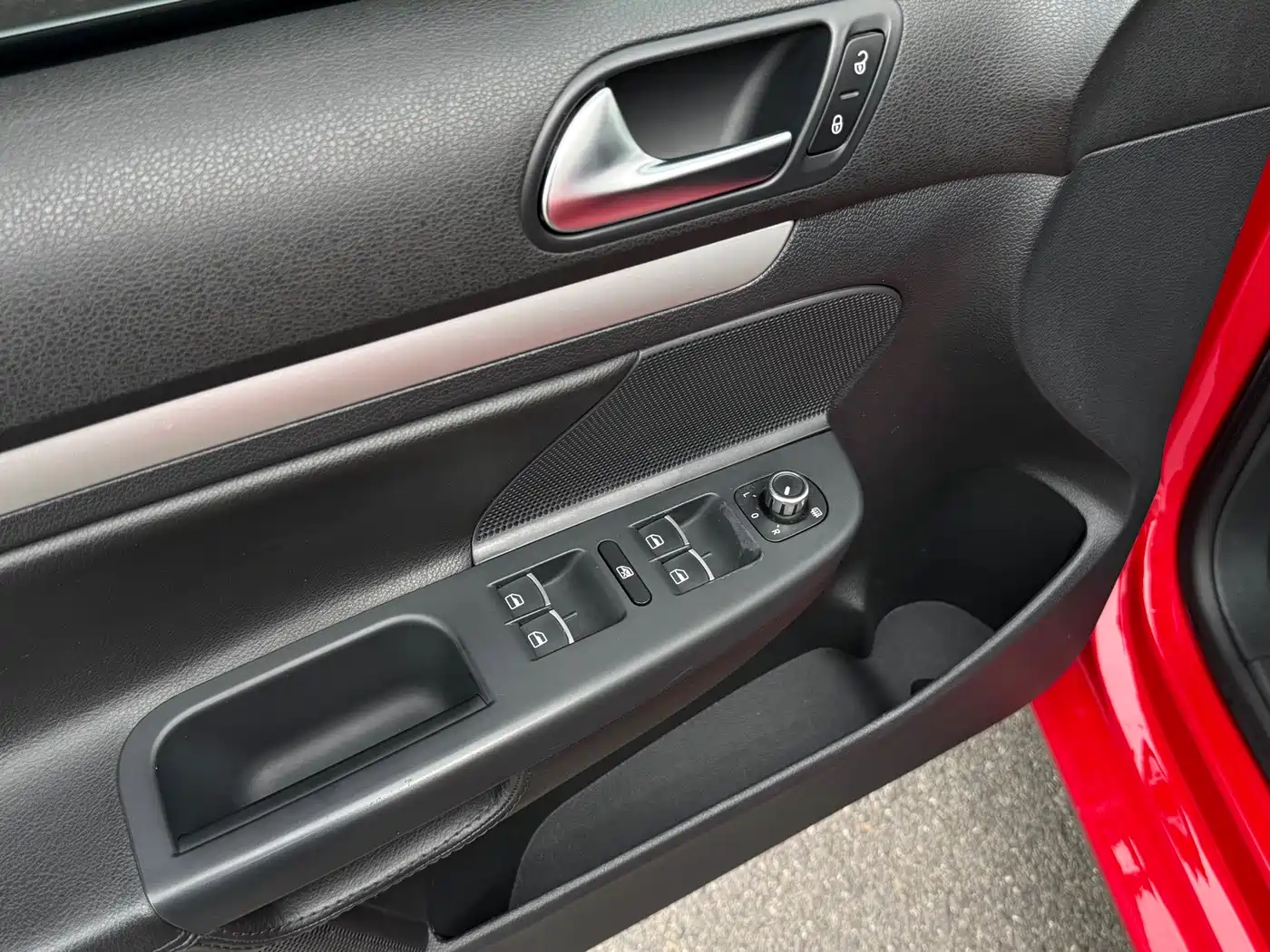 Volkswagen Golf (Import) 2011 Model 1.4TSI Luxury Touring фото 14