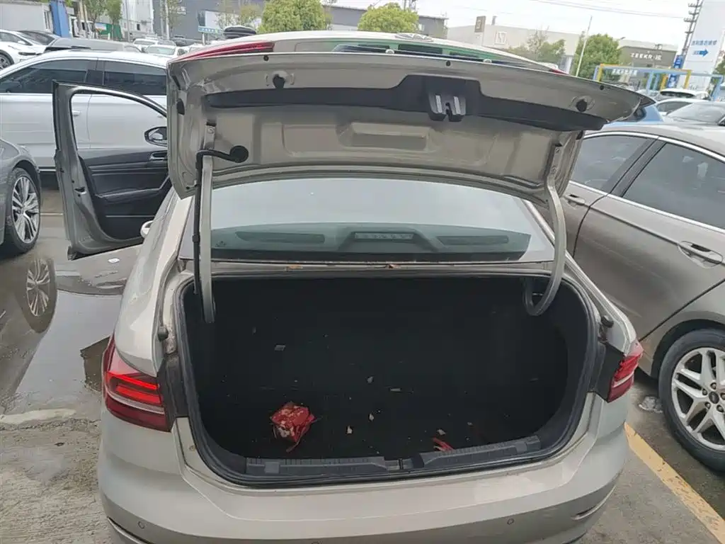 Volkswagen Lavida 2022 280TSI DSG Comfort Edition фото 19