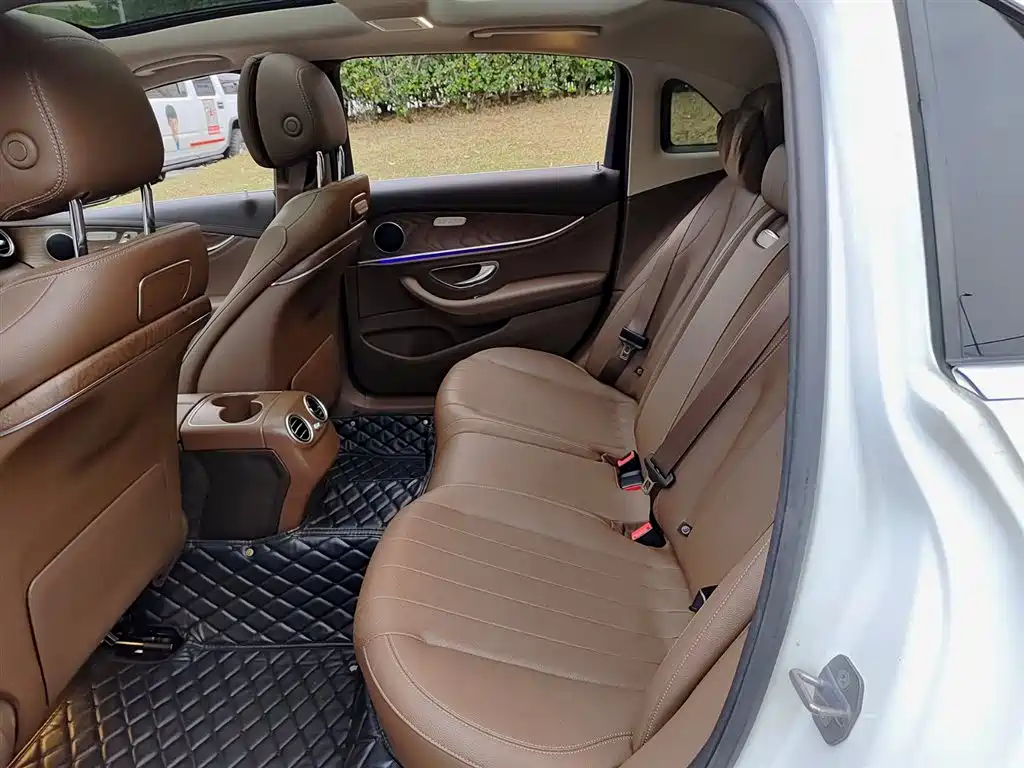 Mercedes-Benz E-Class 2019 E 300 L Fashion фото 8