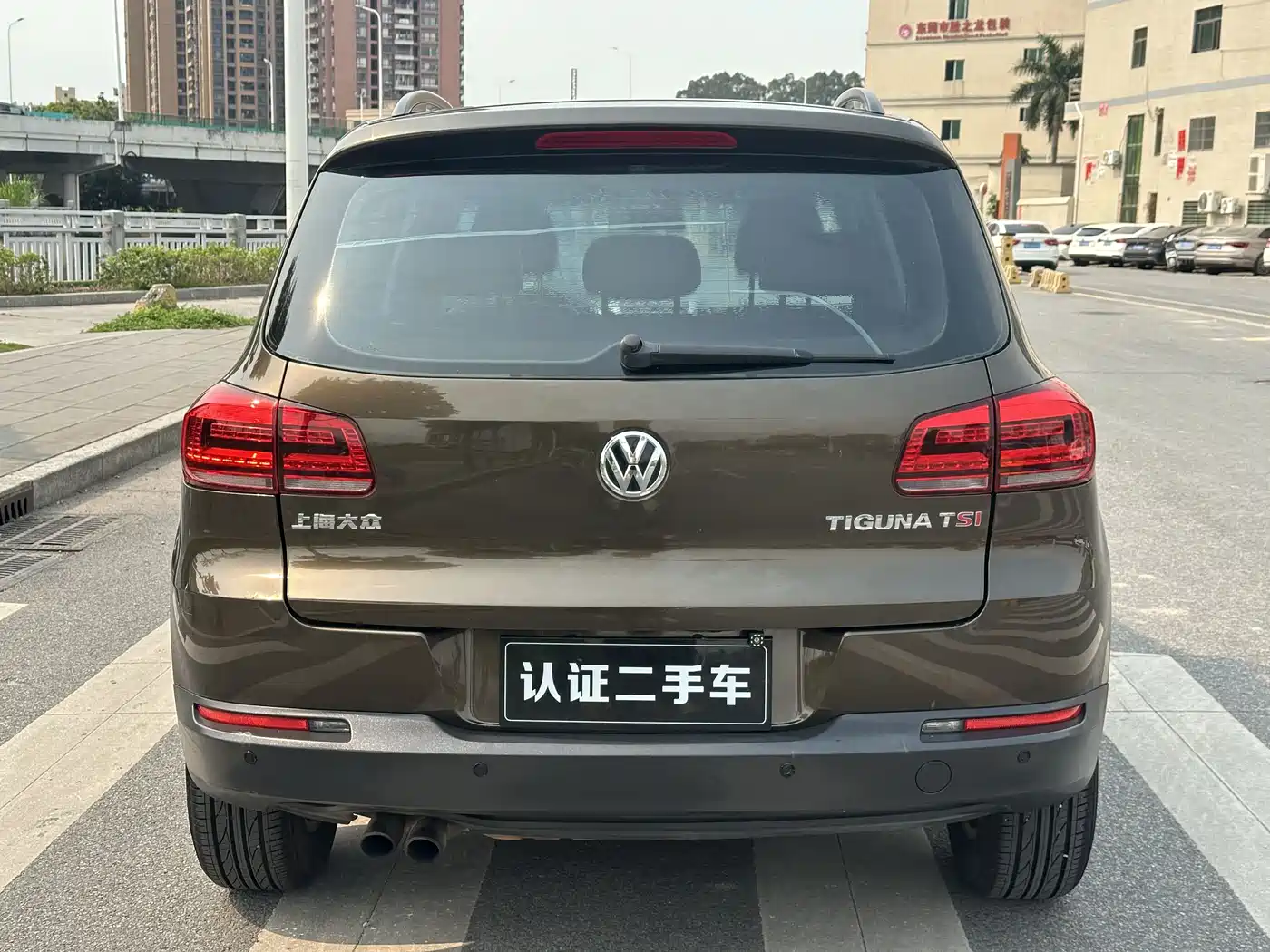 Volkswagen Tiguan 2015 1.8TSI Automatic 2WD Trendline фото 6