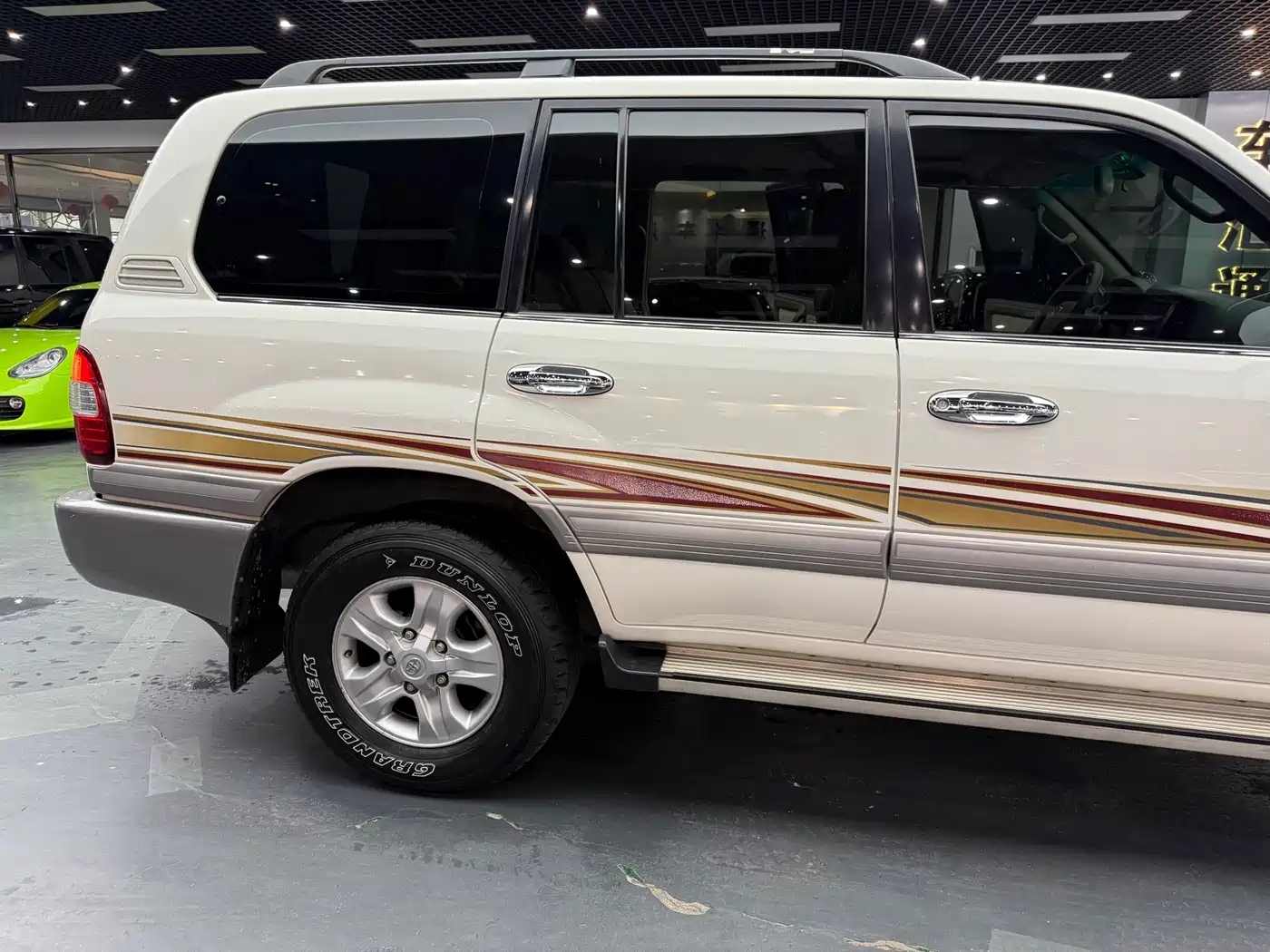 Photo 9 - Toyota Land Cruiser