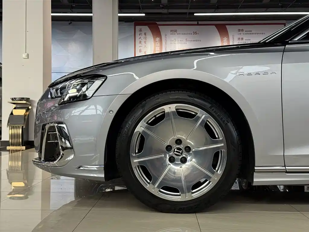 AUDI A8