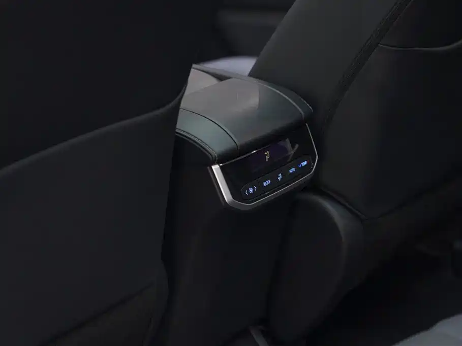 Toyota Crown Kluger 2022 2.5L HEV 4WD Premium Edition фото 19